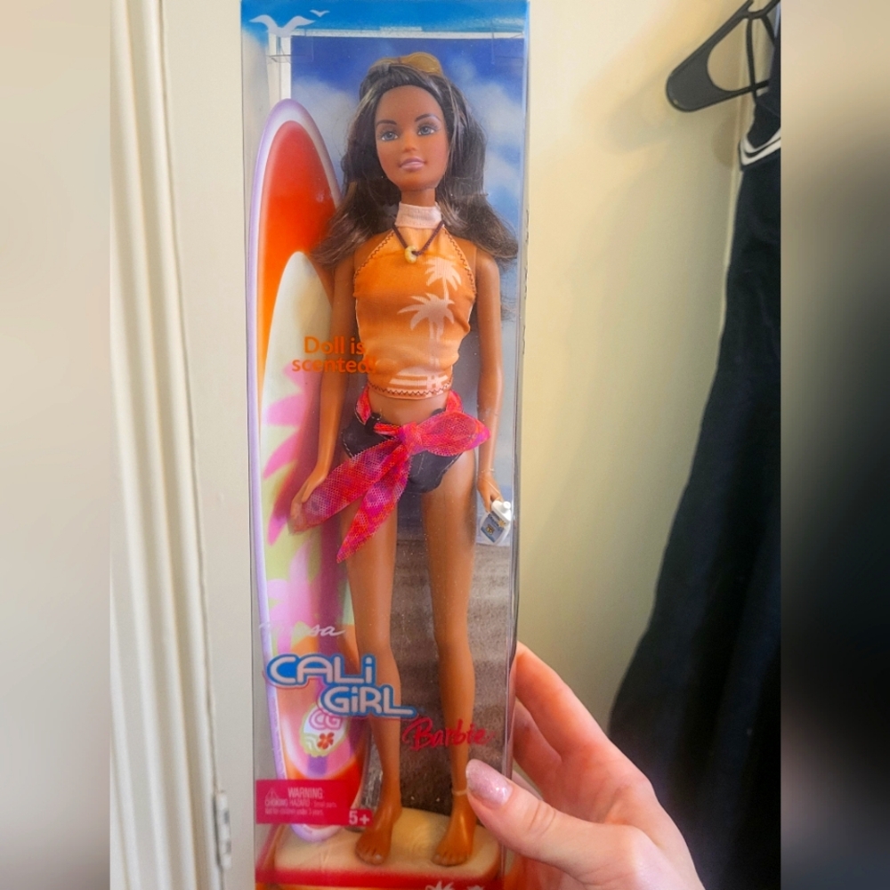 Barbie Cali Girl Doll with Orange and Pink Outfit - Teresa